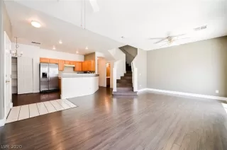 Photo #5: 2195788 Listing