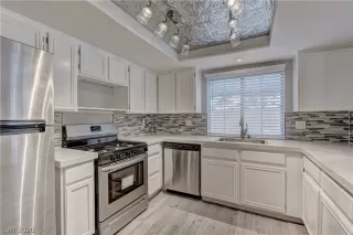 Photo #3: 2195803 Listing