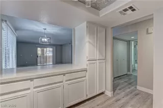 Photo #6: 2195803 Listing