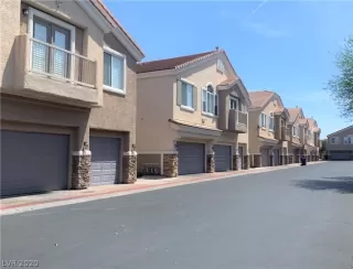 Photo #2: 2195811 Listing