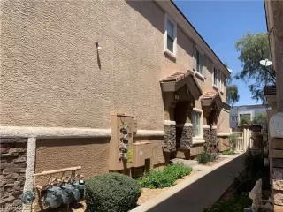 Photo #4: 2195811 Listing