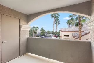 Photo #3: 2195862 Listing 