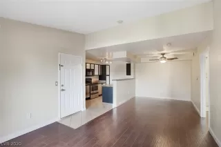 Photo #5: 2195862 Listing 