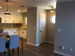 Photo #6: 2195867 Listing