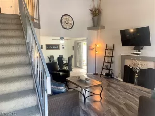 Photo #4: 2195910 Listing