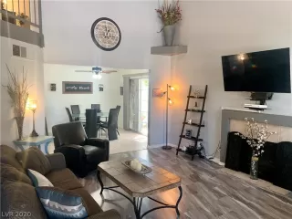 Photo #5: 2195910 Listing