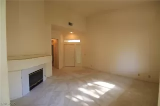 Photo #5: 2195949 Listing