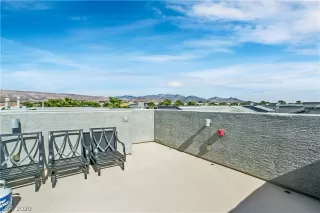 Photo #4: 2195957 Listing