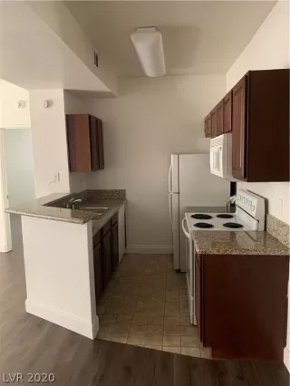 Photo #2: 2196026 Listing 