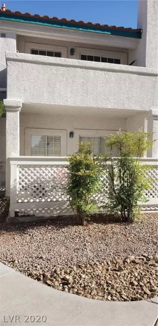 Photo #1: 2196027 Listing 