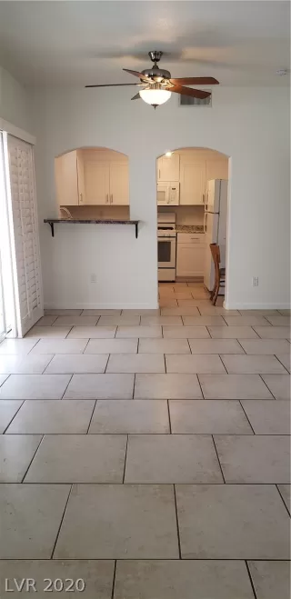 Photo #6: 2196027 Listing 