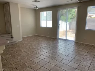 Photo #3: 2196084 Listing