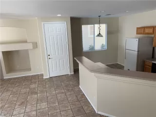 Photo #5: 2196084 Listing