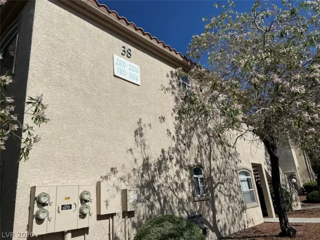 MLS: 2196236 Condo For Sale