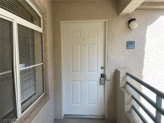 Photo #2: 2196236 Listing