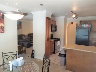 Photo #3: 2196268 Listing