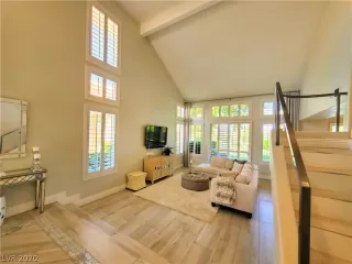 Photo #2: 2196301 Listing