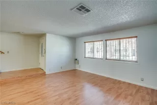 Photo #5: 2196321 Listing