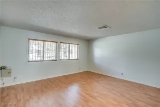 Photo #6: 2196321 Listing