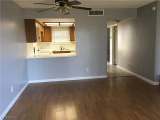 Photo #5: 2196376 Listing 