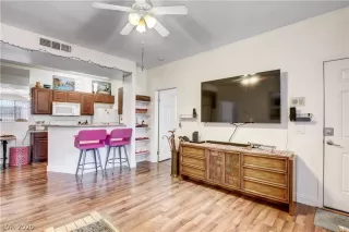 Photo #4: 2196512 Listing 