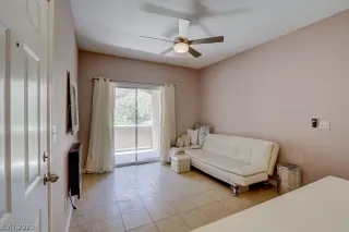 Photo #4: 2196524 Listing