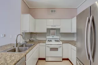 Photo #6: 2196524 Listing