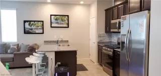 Photo #3: 2196546 Listing