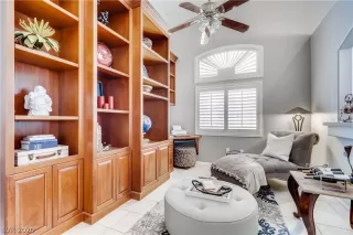 Photo #3: 2196605 Listing