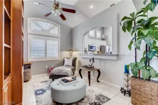 Photo #4: 2196605 Listing