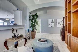 Photo #6: 2196605 Listing