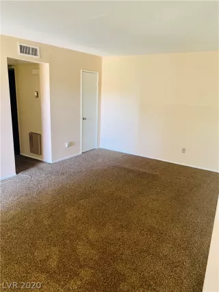 Photo #4: 2196642 Listing 