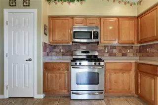 Photo #3: 2196673 Listing