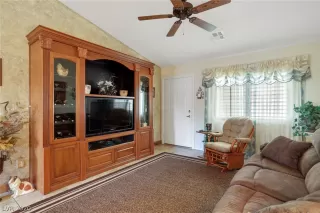 Photo #6: 2196673 Listing