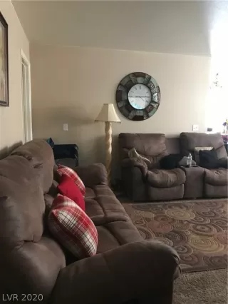 Photo #5: 2196675 Listing