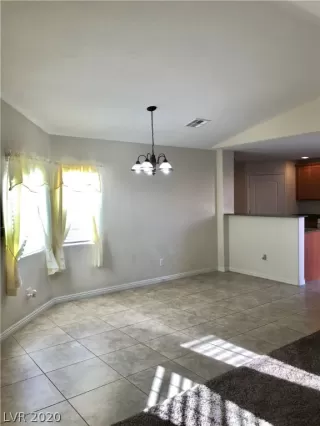 Photo #3: 2196683 Listing