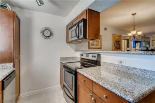 Photo #2: 2196697 Listing