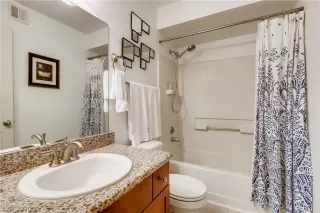 Photo #6: 2196697 Listing