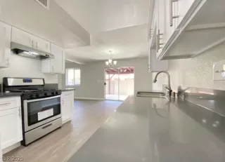 Photo #6: 2196703 Listing