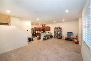 Photo #4: 2196735 Listing