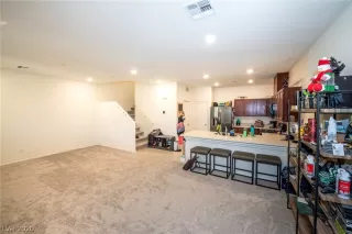 Photo #5: 2196735 Listing