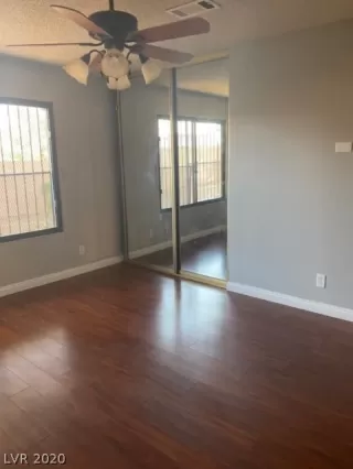 Photo #4: 2196782 Listing