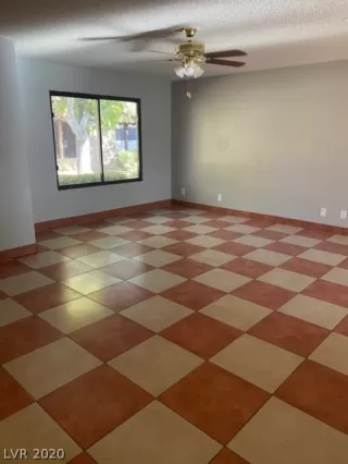Photo #5: 2196782 Listing