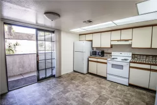 Photo #3: 2196805 Listing 