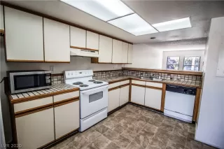 Photo #4: 2196805 Listing 