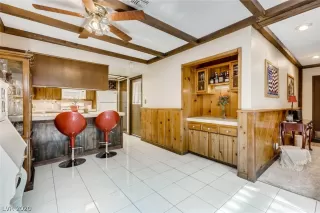 Photo #4: 2196918 Listing 