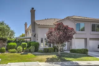 Photo #1: 2196976 Listing