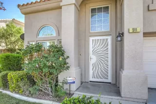 Photo #3: 2196976 Listing