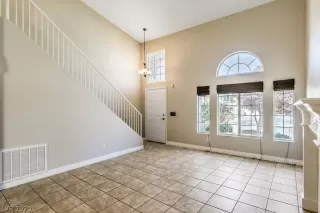 Photo #6: 2196976 Listing