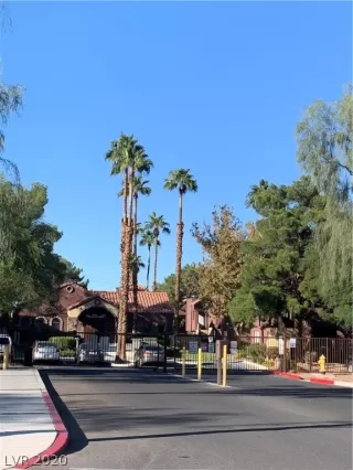 Photo #1: 2196979 Listing